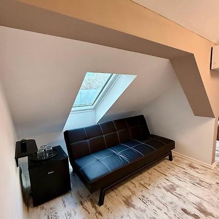 Kuriozum Vendeghaz Hotel Сегед Екстериор снимка