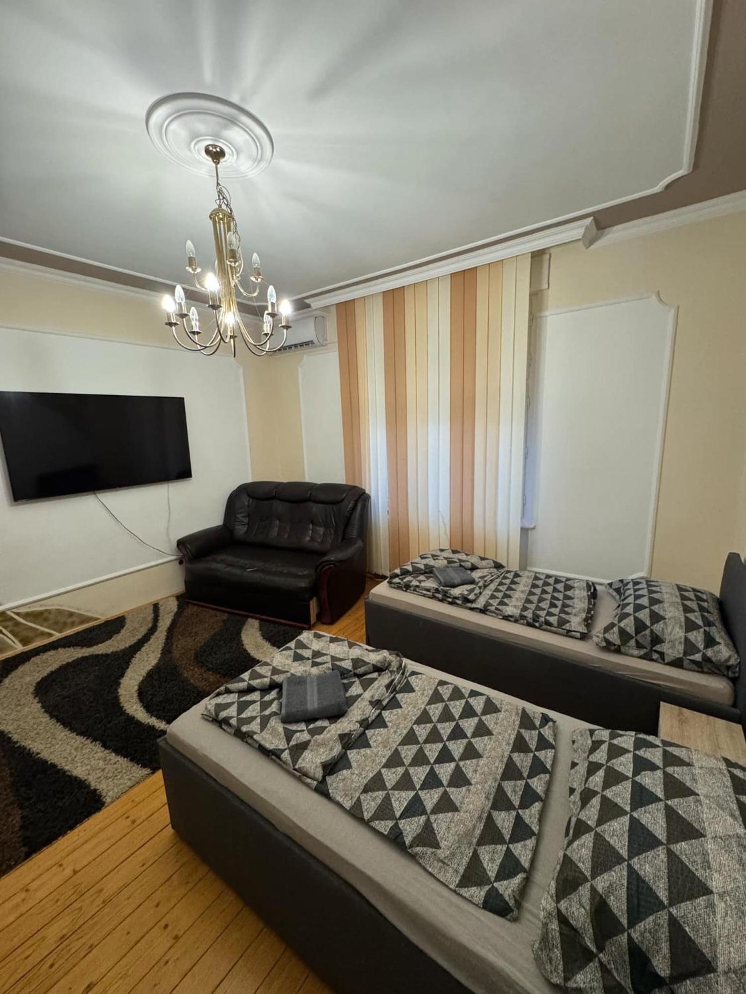 Kuriozum Vendeghaz Hotel Сегед Екстериор снимка