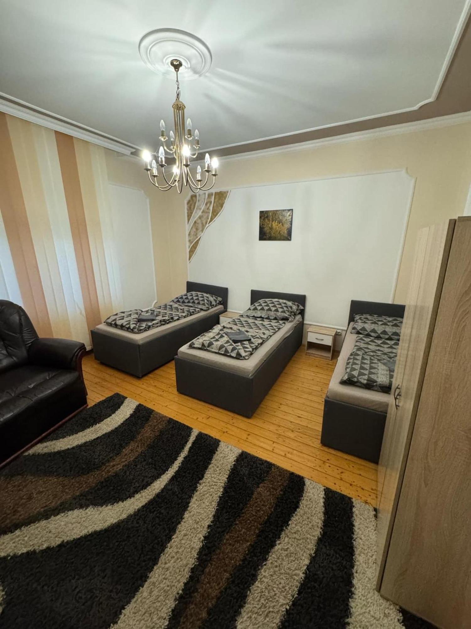 Kuriozum Vendeghaz Hotel Сегед Екстериор снимка