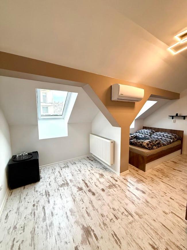 Kuriozum Vendeghaz Hotel Сегед Екстериор снимка